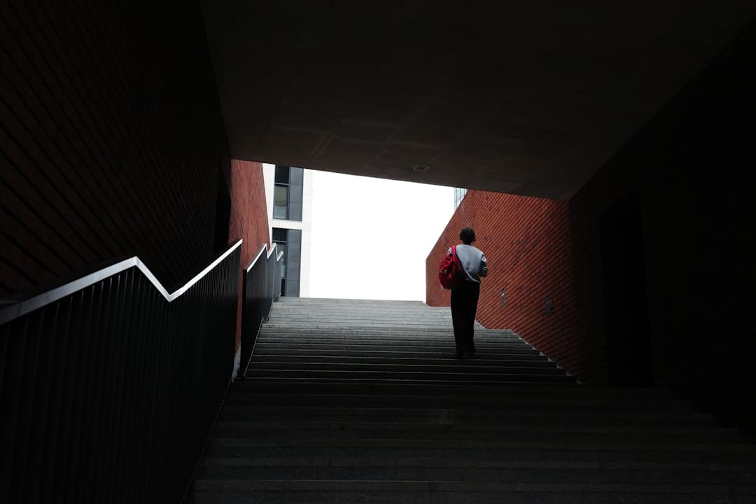 跳出“主角光环”，发现“副角的光辉”